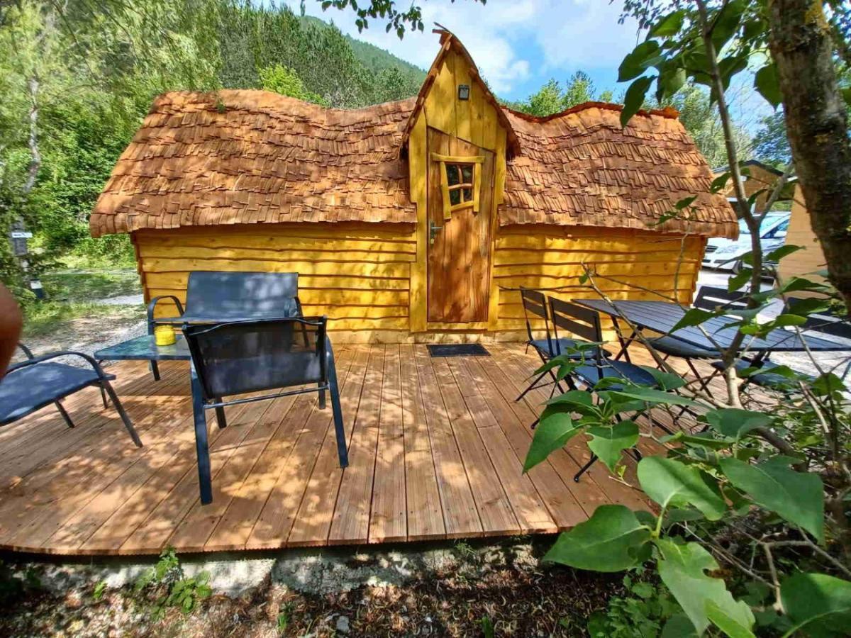 Camping La Ferme De Castellane Exterior photo