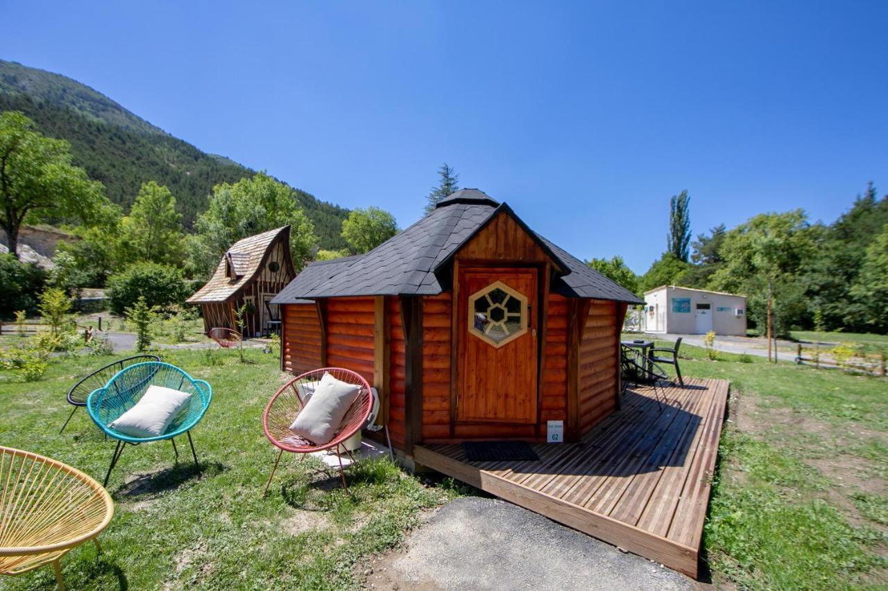 Camping La Ferme De Castellane Exterior photo
