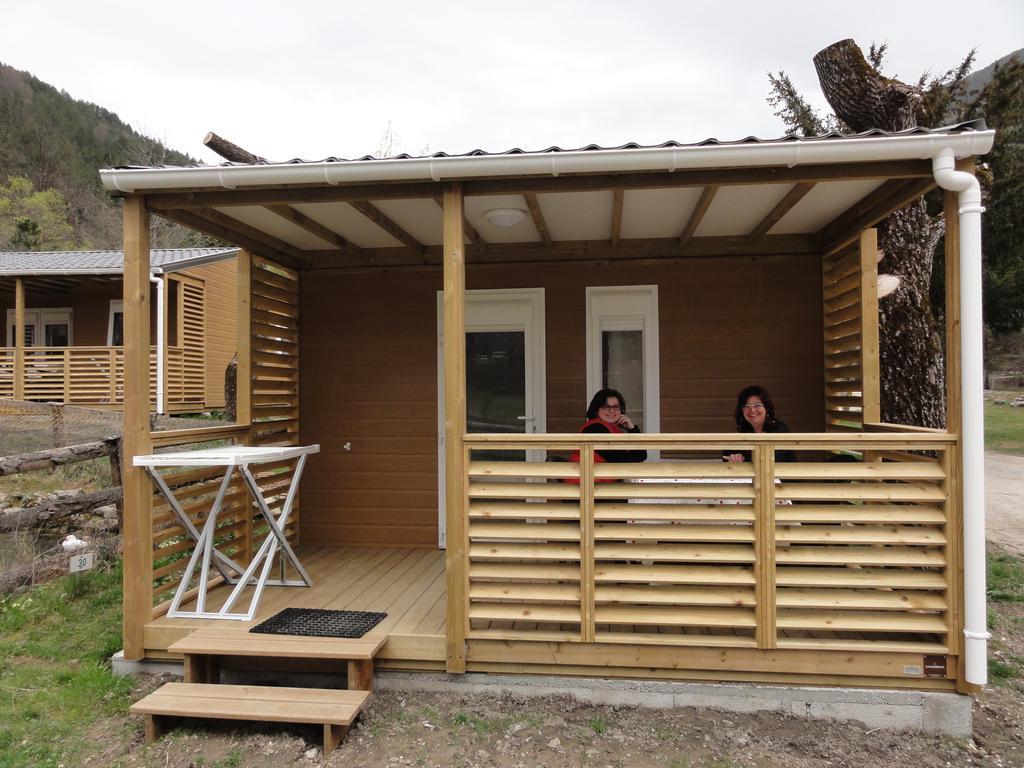 Camping La Ferme De Castellane Exterior photo