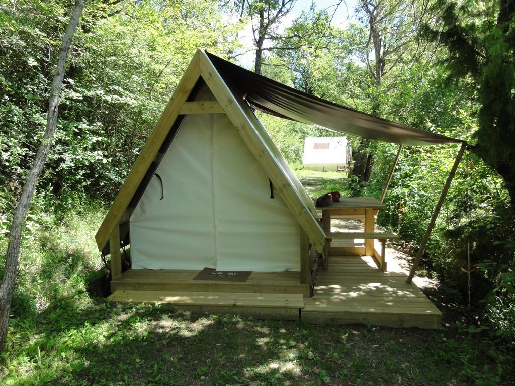 Camping La Ferme De Castellane Exterior photo