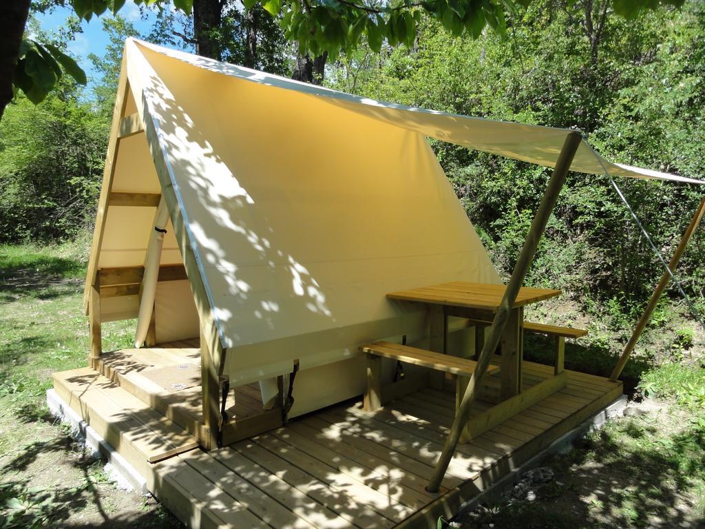 Camping La Ferme De Castellane Exterior photo