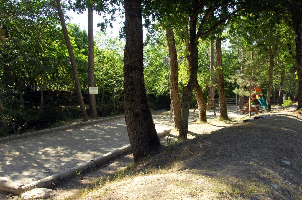 Camping La Ferme De Castellane Exterior photo