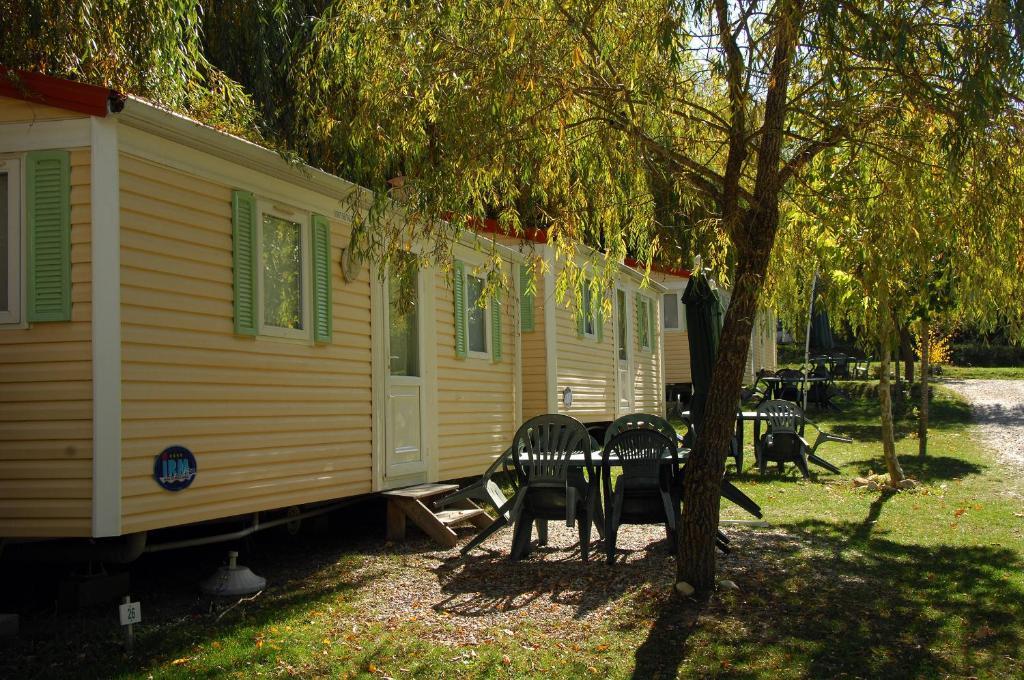 Camping La Ferme De Castellane Room photo
