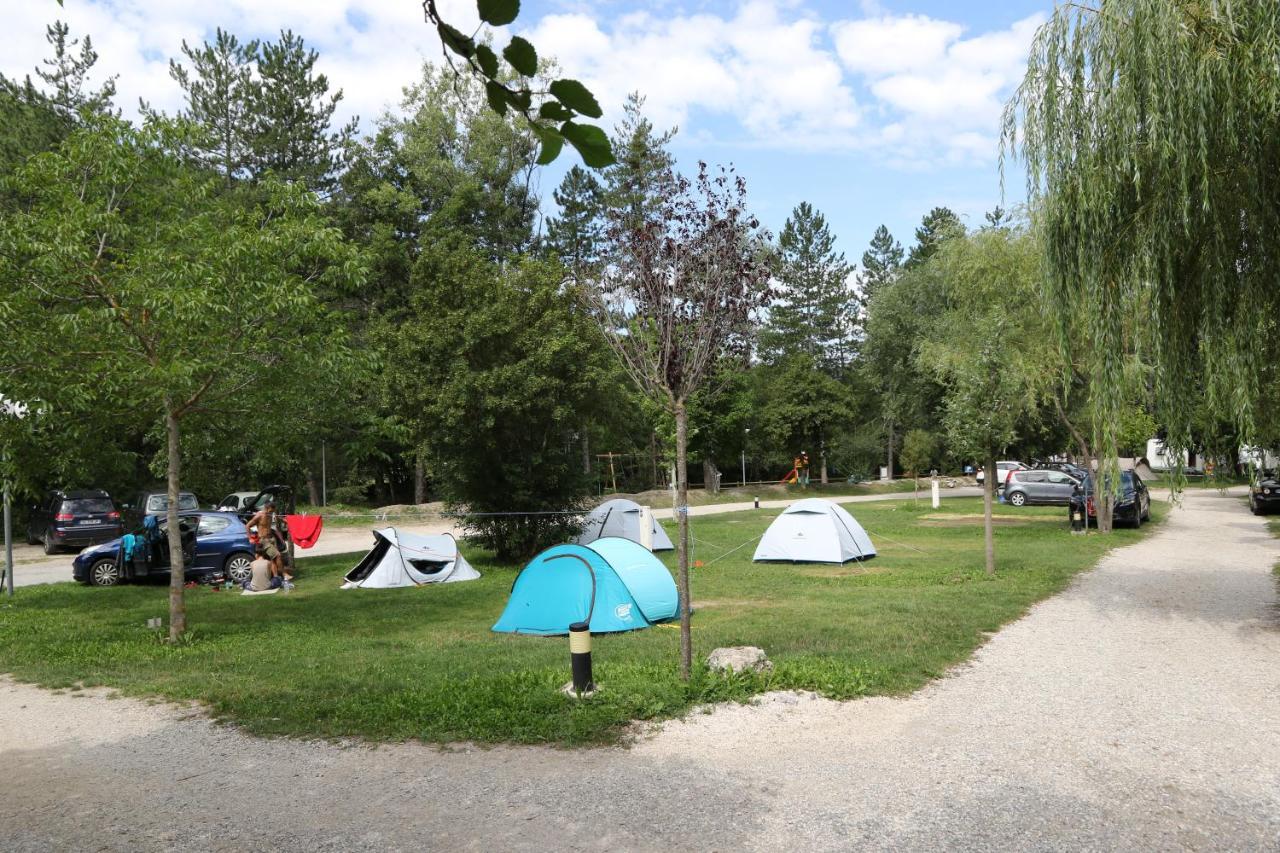 Camping La Ferme De Castellane Exterior photo
