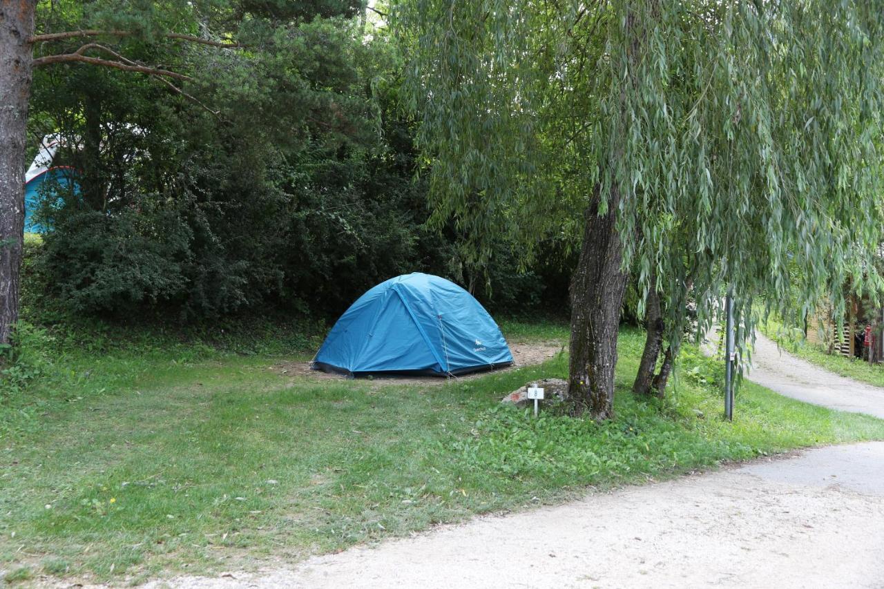 Camping La Ferme De Castellane Exterior photo