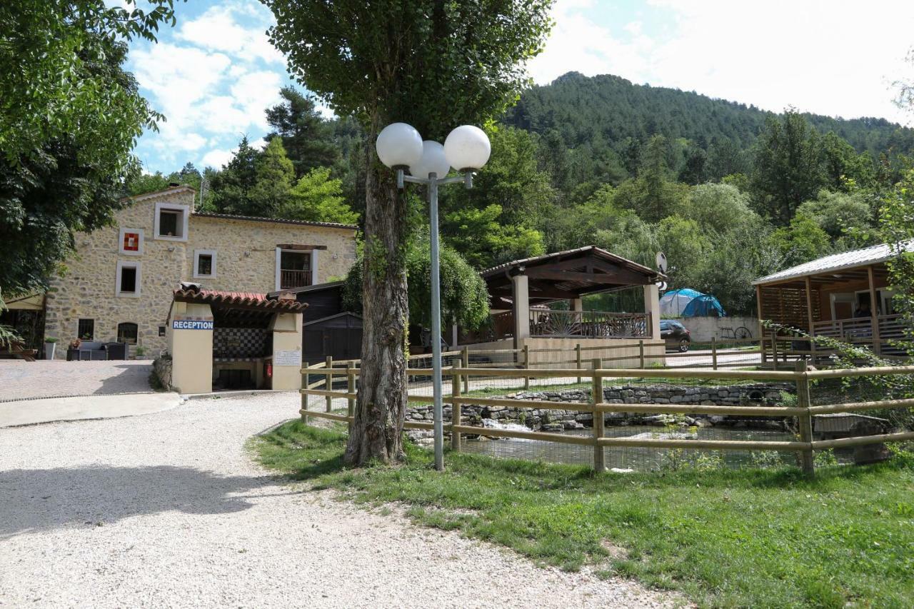 Camping La Ferme De Castellane Exterior photo