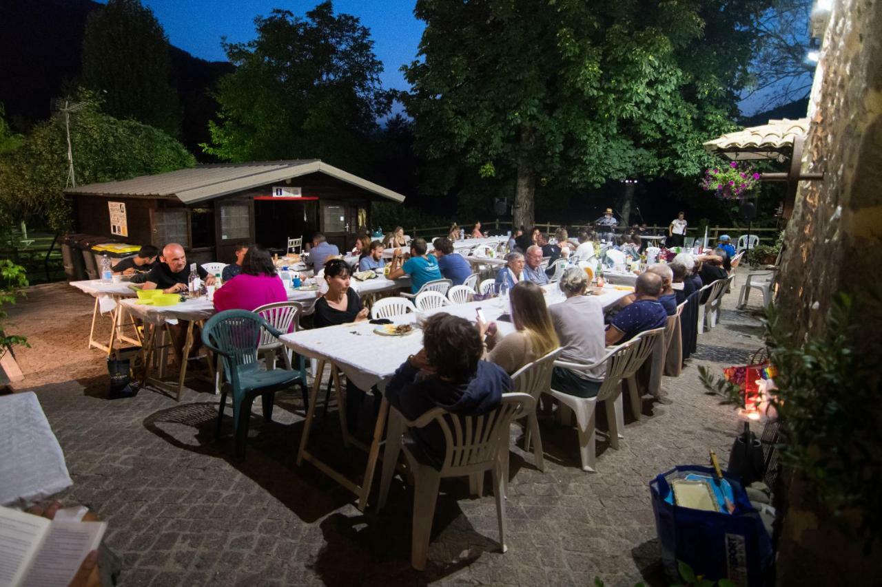 Camping La Ferme De Castellane Exterior photo